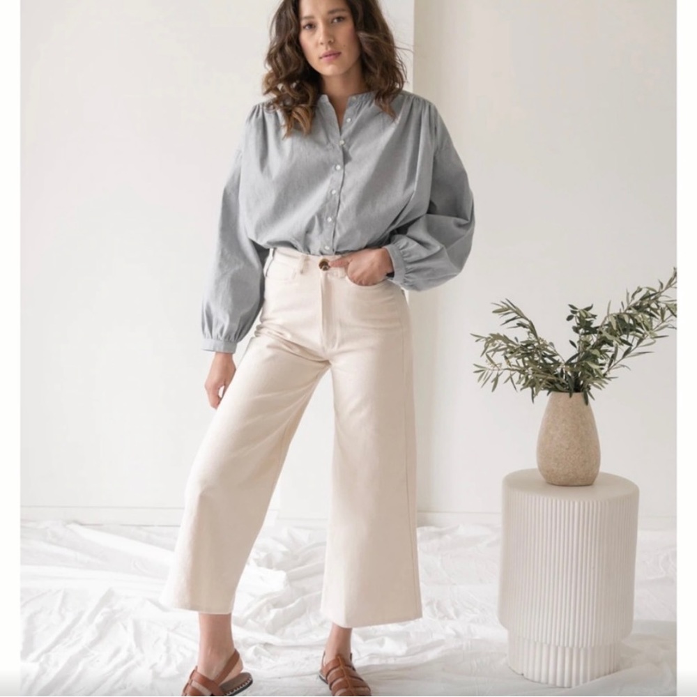Cropped, high rise Laude The Label size 8 Brand new with Tags.